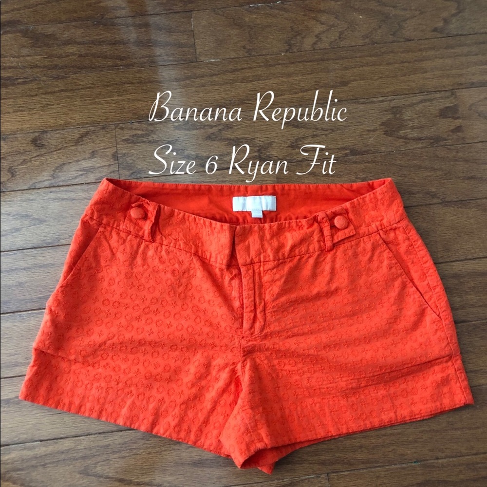 Banana Republic women’s Coral color shorts